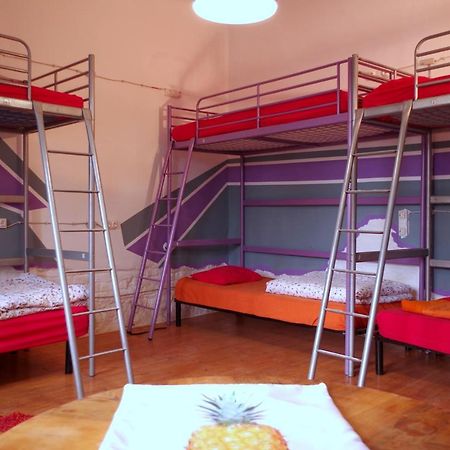 Ananas Hostel Печ Екстер'єр фото